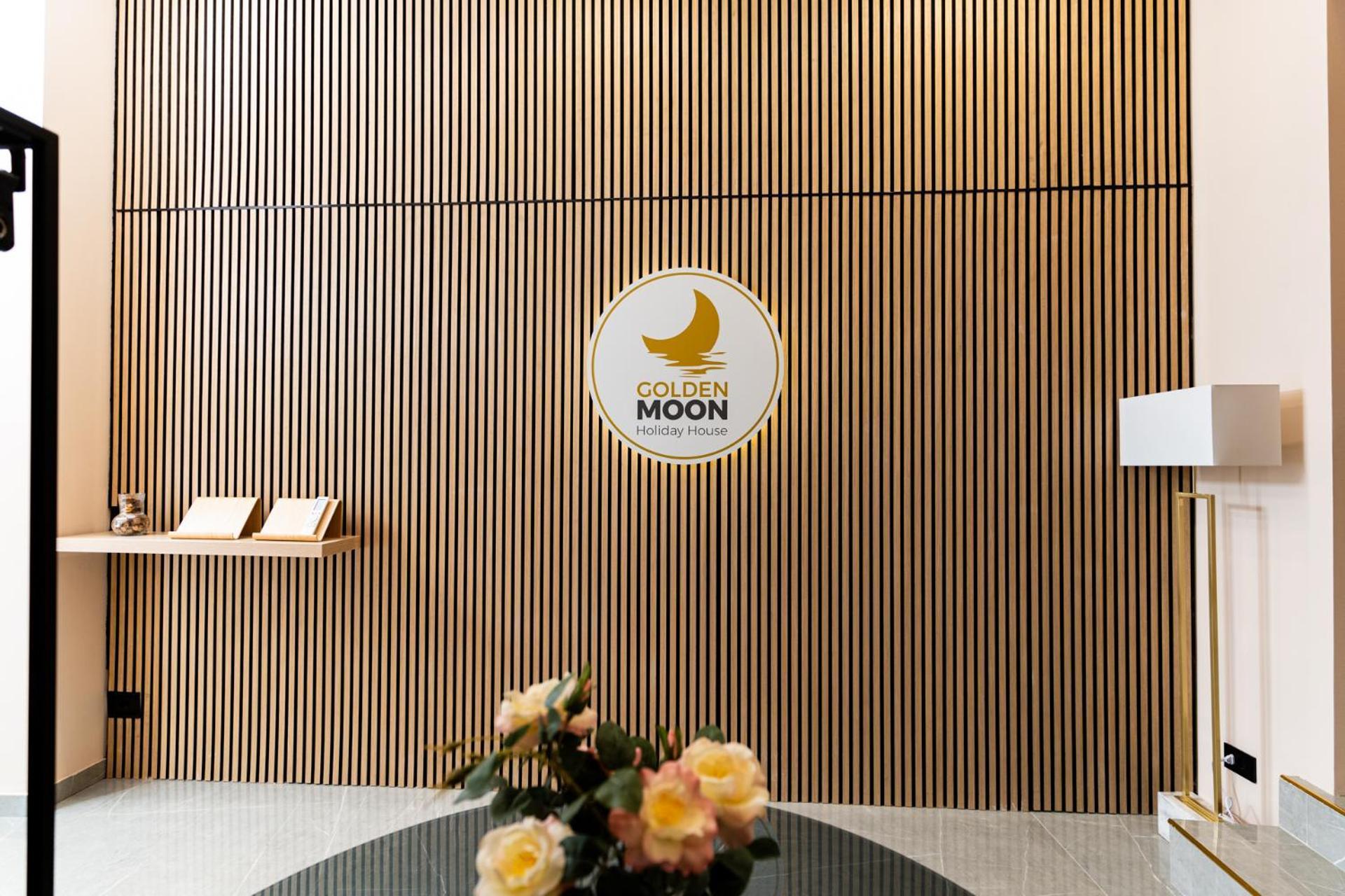 Golden Moon Holiday House คาตาเนีย ภายนอก รูปภาพ
