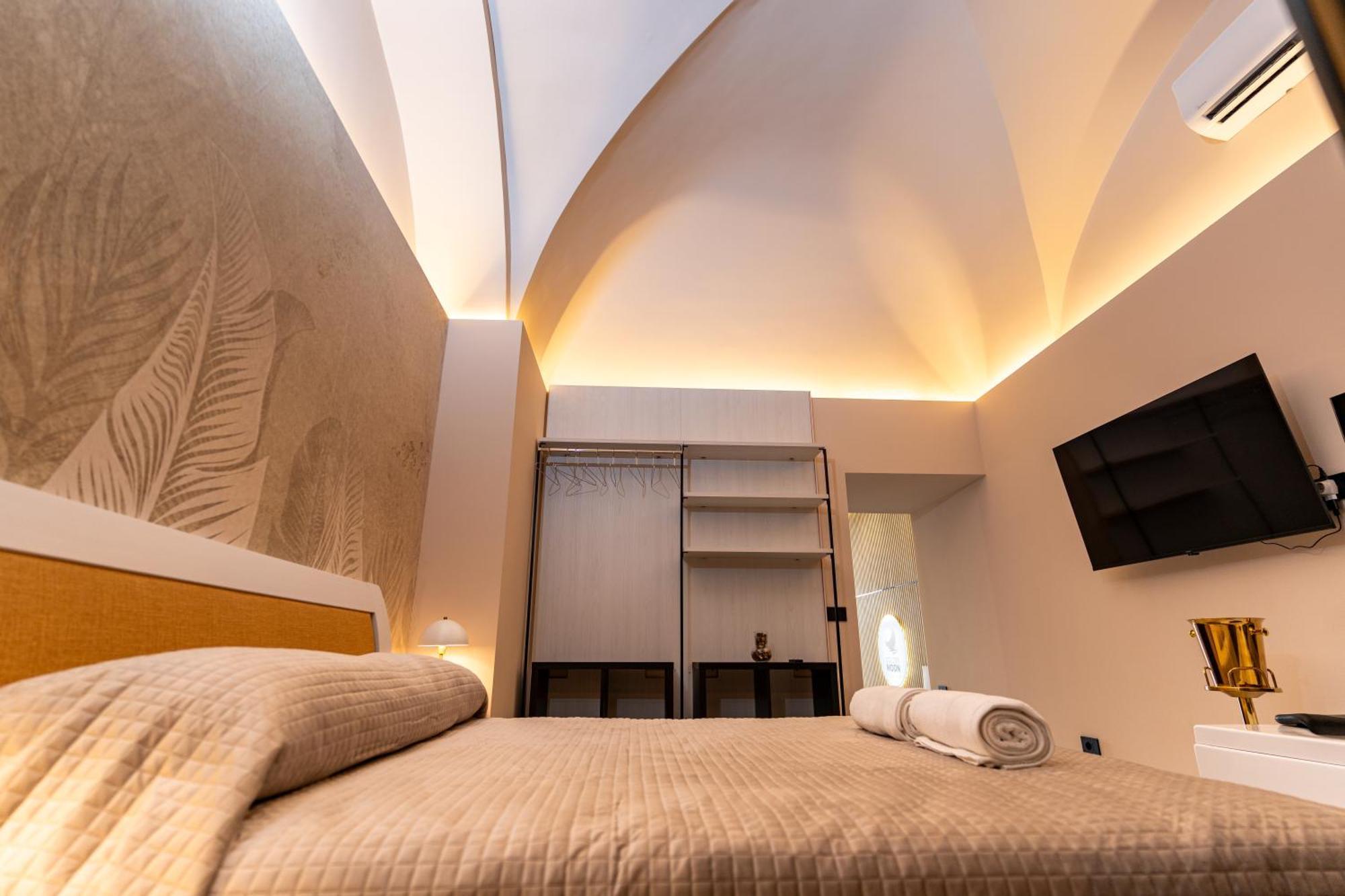 Golden Moon Holiday House คาตาเนีย ภายนอก รูปภาพ